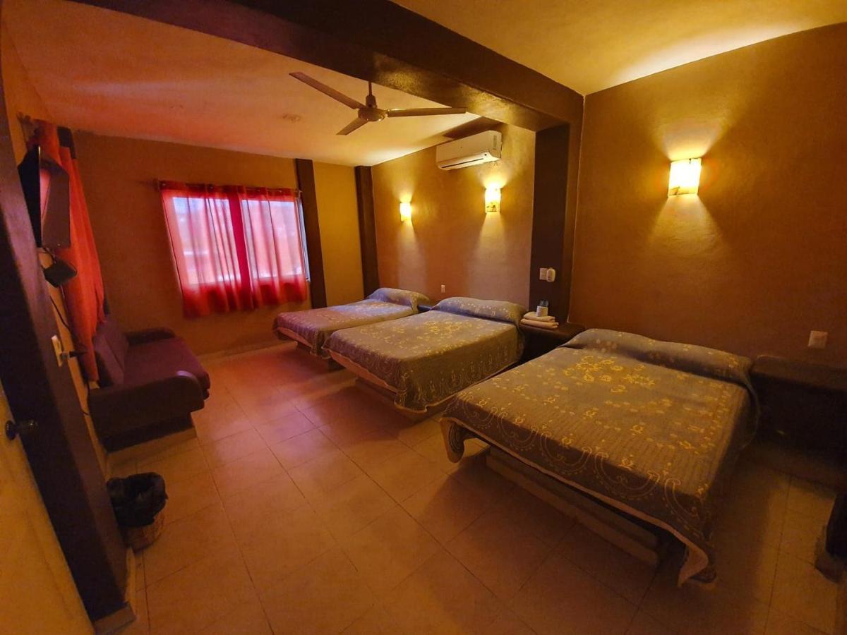 Hotel Amueblados Gaby Сиуатанехо Екстериор снимка