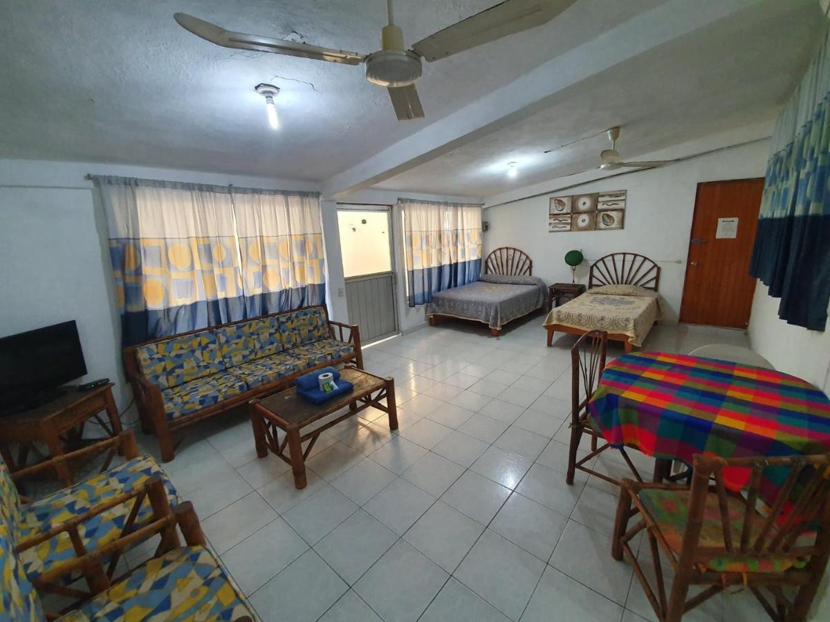Hotel Amueblados Gaby Сиуатанехо Екстериор снимка